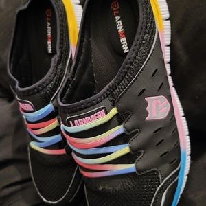 Steel toe tennis shoes